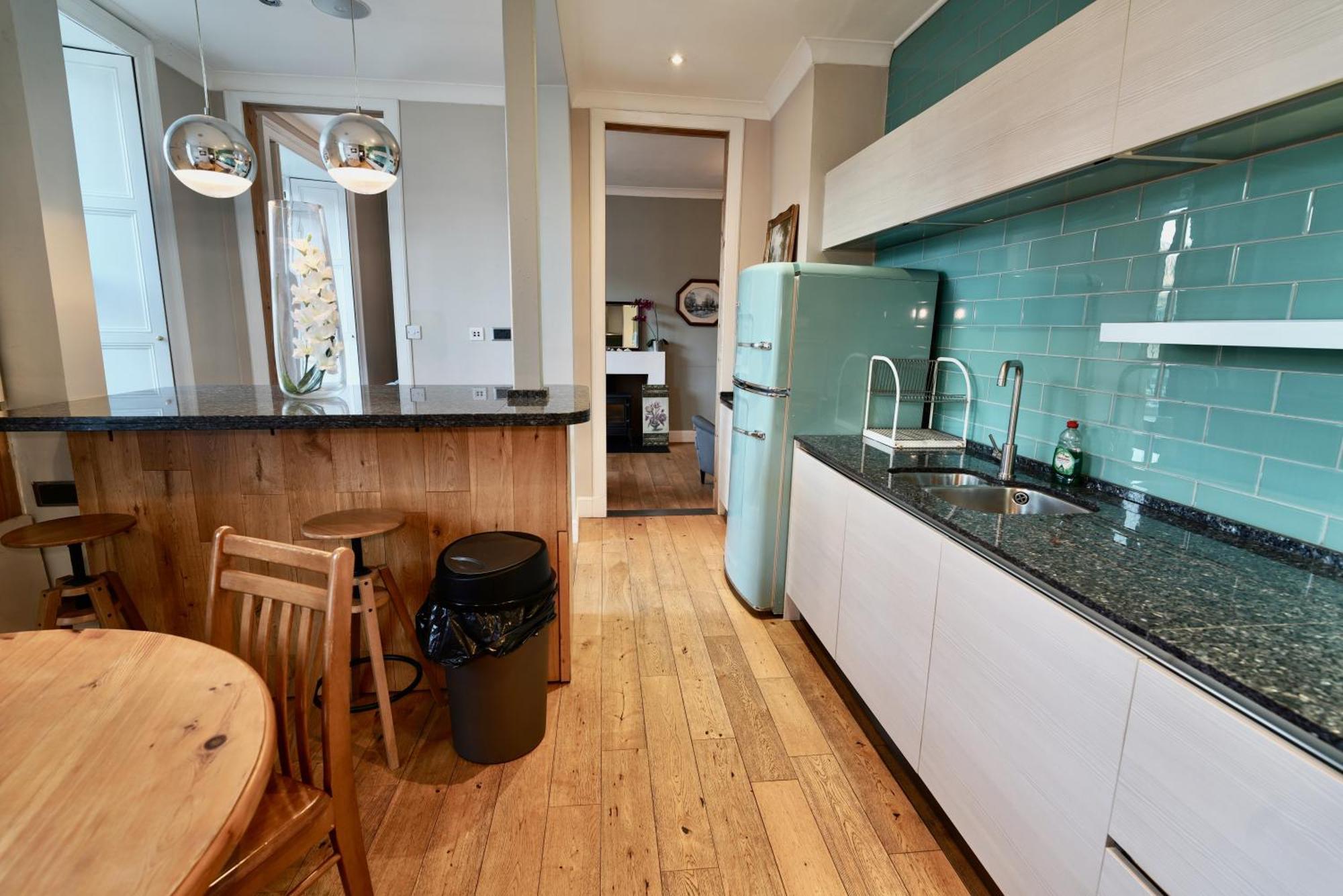 Spacious 2 Bed Apt Next To Royal Mile & Waverley Эдинбург Экстерьер фото