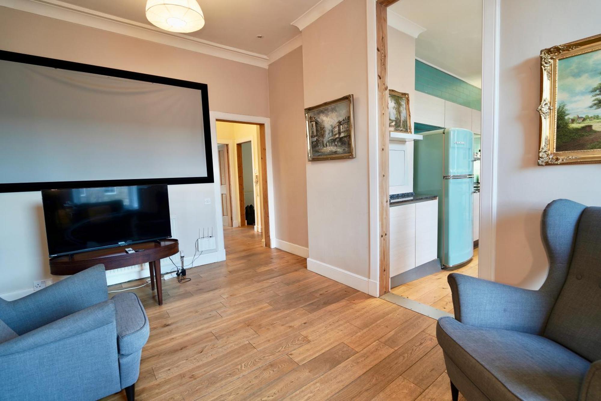 Spacious 2 Bed Apt Next To Royal Mile & Waverley Эдинбург Экстерьер фото