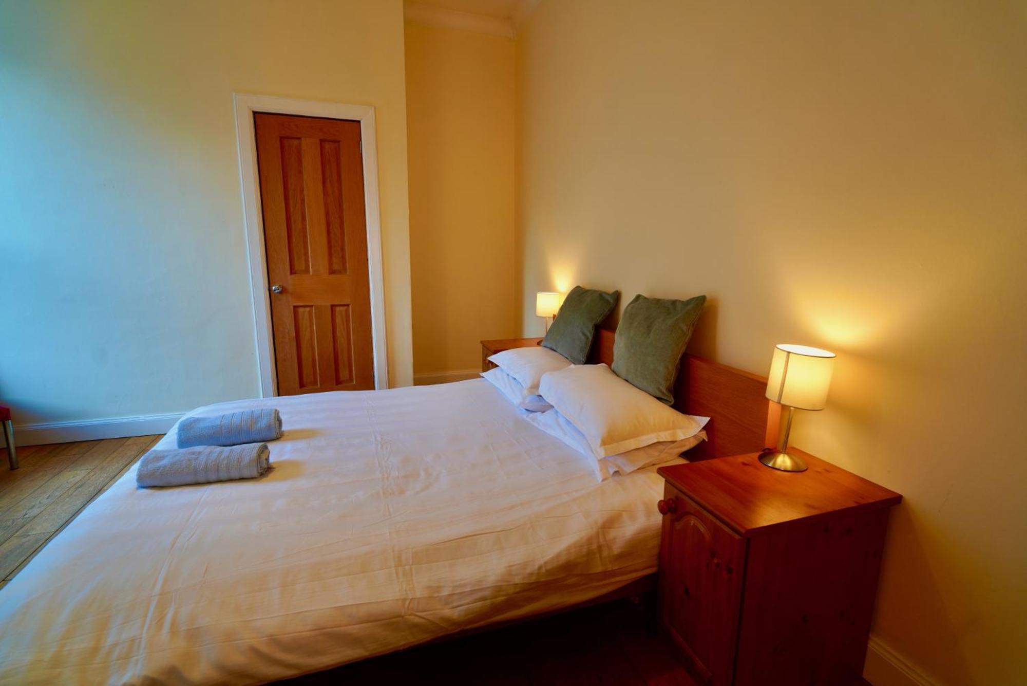 Spacious 2 Bed Apt Next To Royal Mile & Waverley Эдинбург Экстерьер фото